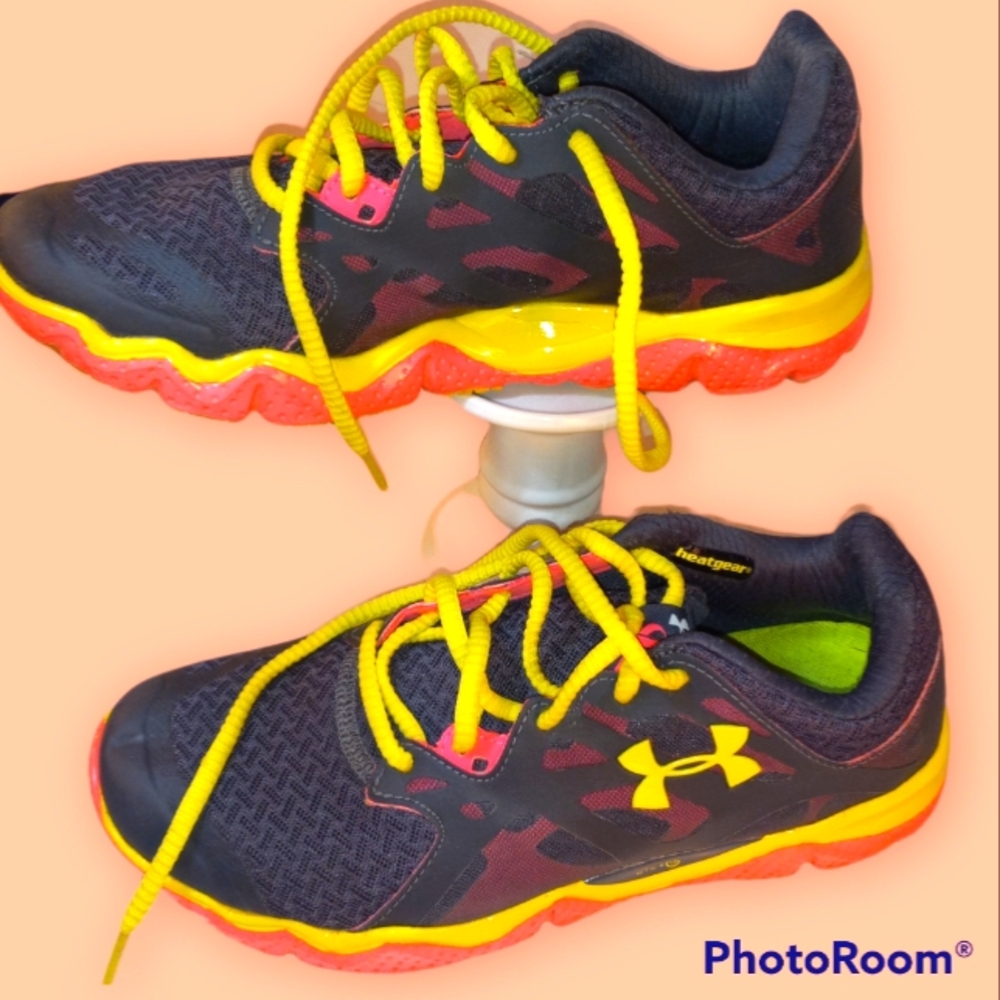 Under Armour Power in Pink Micro G Manza women's shoes Size 7.5